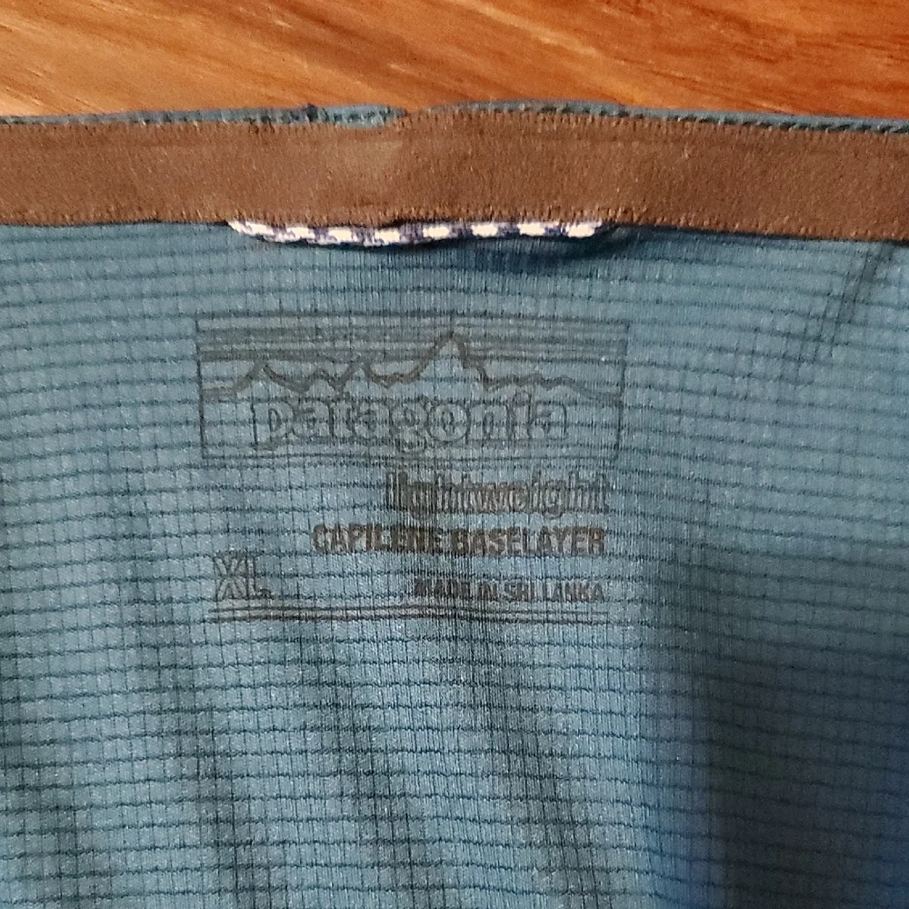 Patagonia Teal Blue Grid Capilene Base Layer - Picture 2 of 7